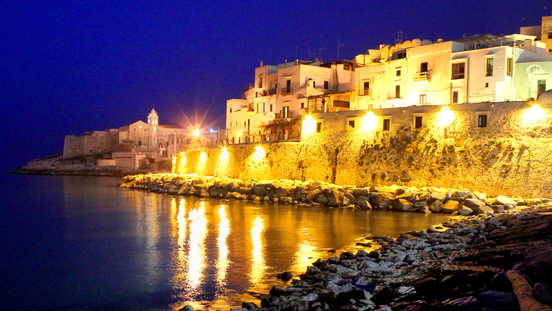 Notte bianca a Vieste, tra band, artisti di strada e show anni ’90 Vieste