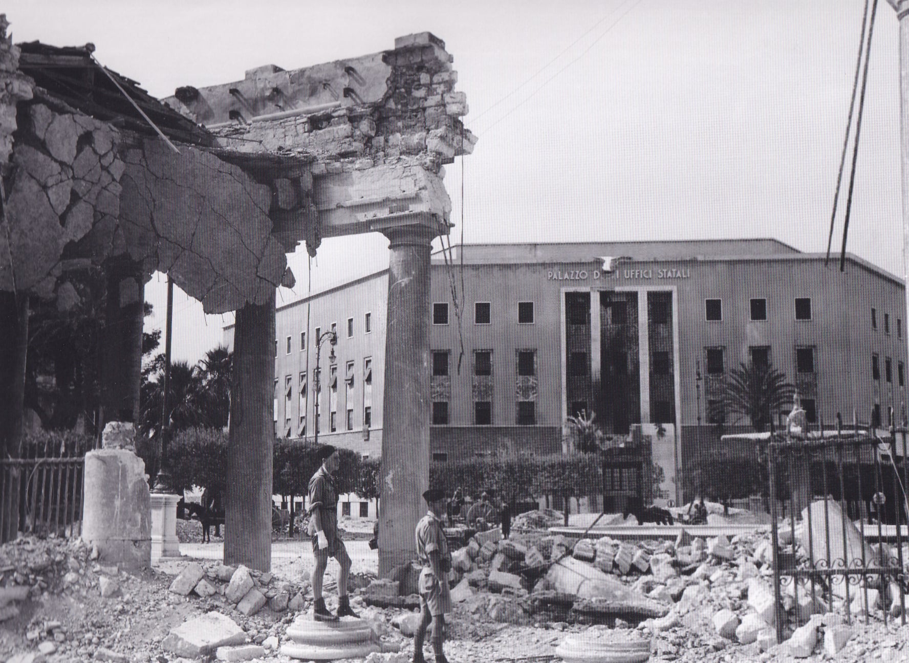 Bombardamenti su Foggia del 1943, aggiornato il censimento dei morti Bombardamenti su Foggia del 1943, aggiornato il censimento dei morti