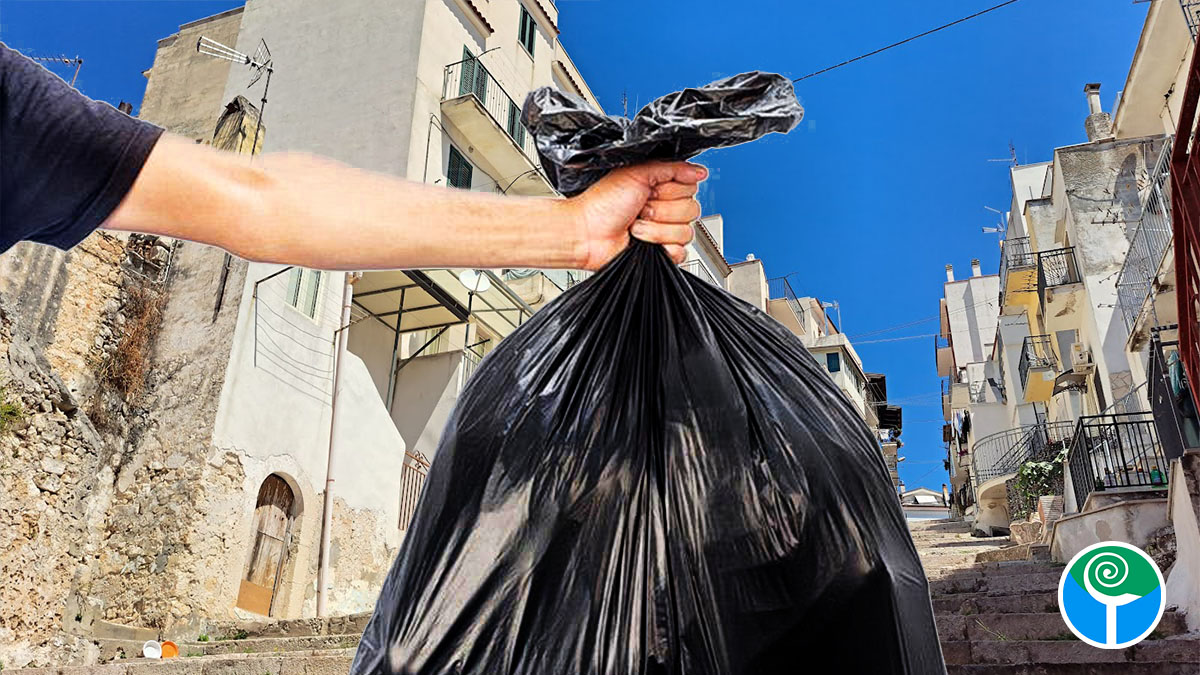 Ischitella, raccolta differenziata: è caccia ai cittadini incivili Ischitella, raccolta differenziata: è caccia ai cittadini incivili