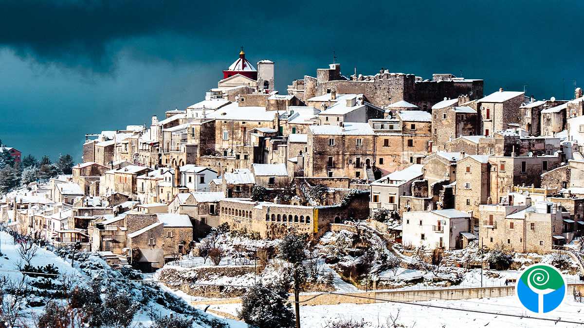 Natale nel borgo incantato di Vico del Gargano: mercatini, musica e allegria Natale nel borgo incantato di Vico del Gargano: mercatini, musica e allegria