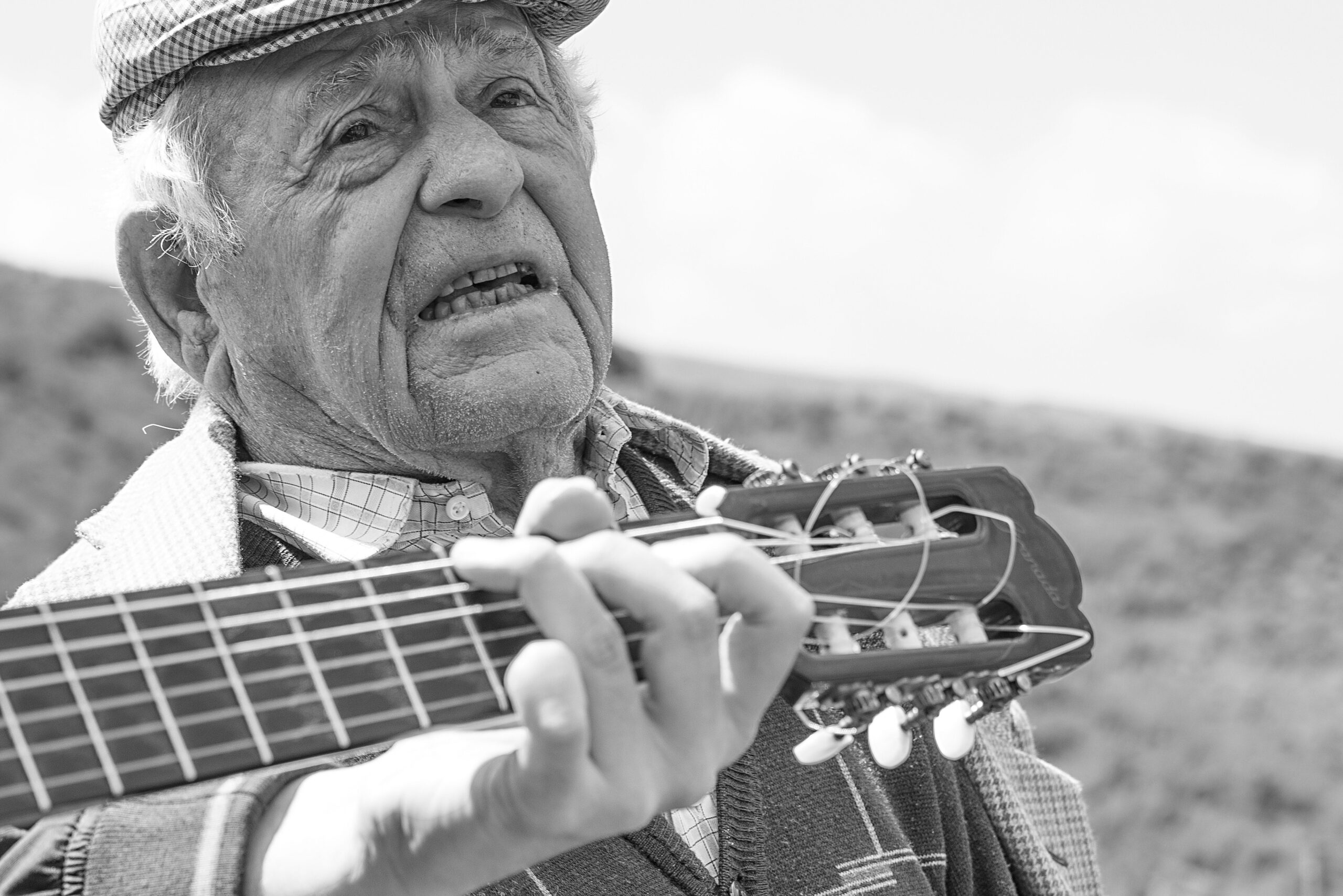 I giovani musicisti di Carpino omaggiano Carlo Trombetta, artigiano e cantautore I giovani musicisti di Carpino omaggiano Carlo Trombetta, artigiano e cantautore