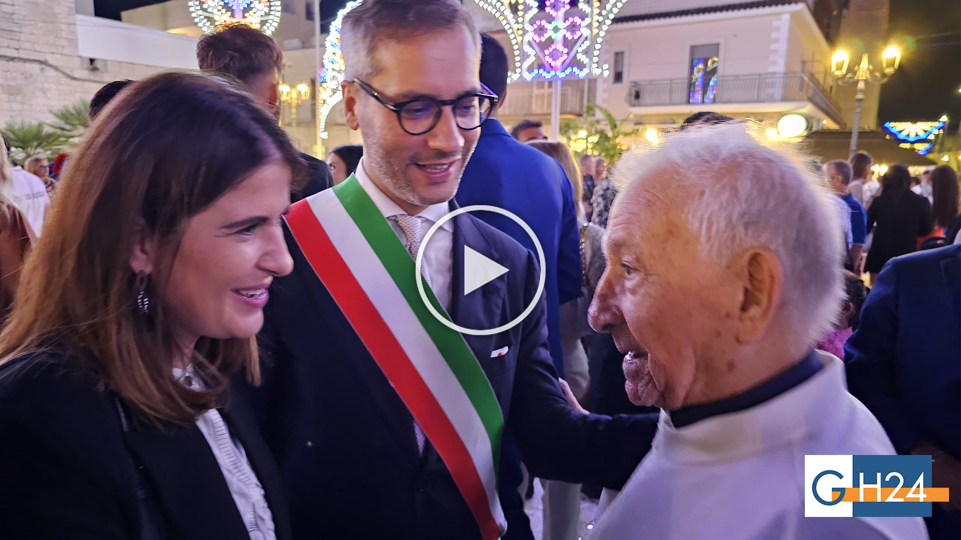 La commozione di Zapponeta per la visita di Don Matteo, il primo e unico sacerdote del paese La commozione di Zapponeta per la visita di Don Matteo, il primo e unico sacerdote del paese