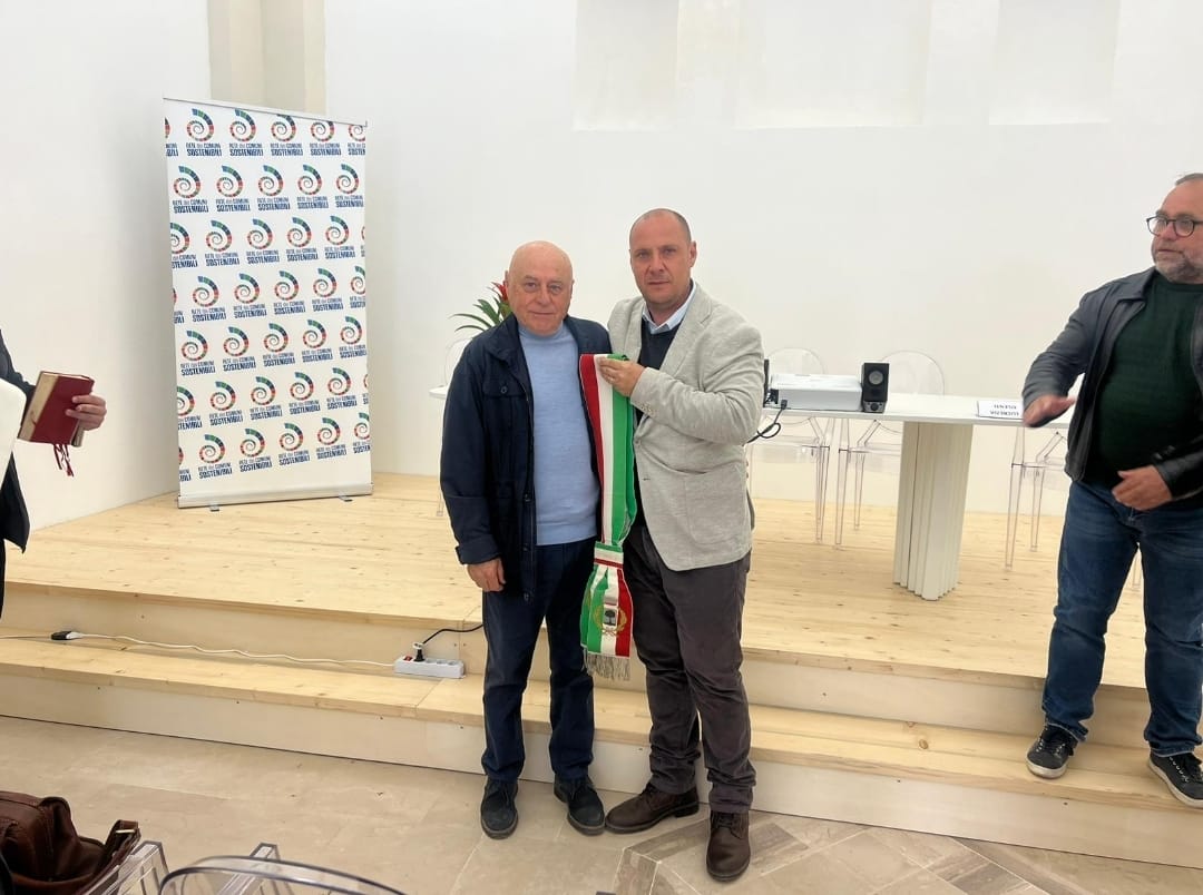 Ischitella, inaugurato il nuovo “Ex Cinema Giannone” e l’ingresso nella Rete dei Comuni Sostenibili Ischitella, inaugurato il nuovo “Ex Cinema Giannone” e l’ingresso nella Rete dei Comuni Sostenibili