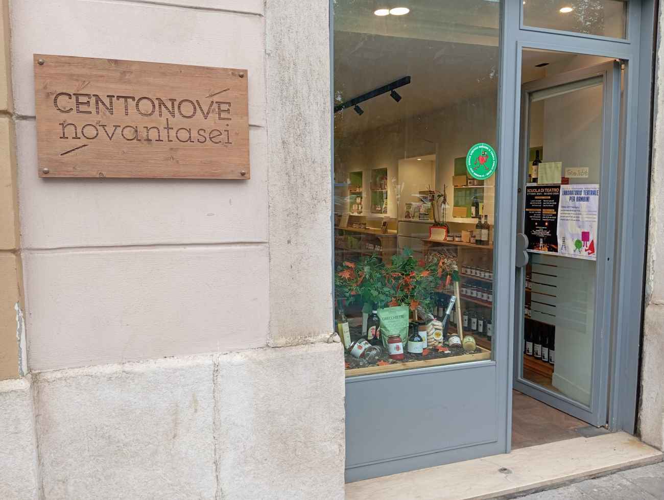 Foggia, “Venerdì in Bottega” con la crema di pomodori secchi liberata dalla mafia Foggia, “Venerdì in Bottega” con la crema di pomodori secchi liberata dalla mafia