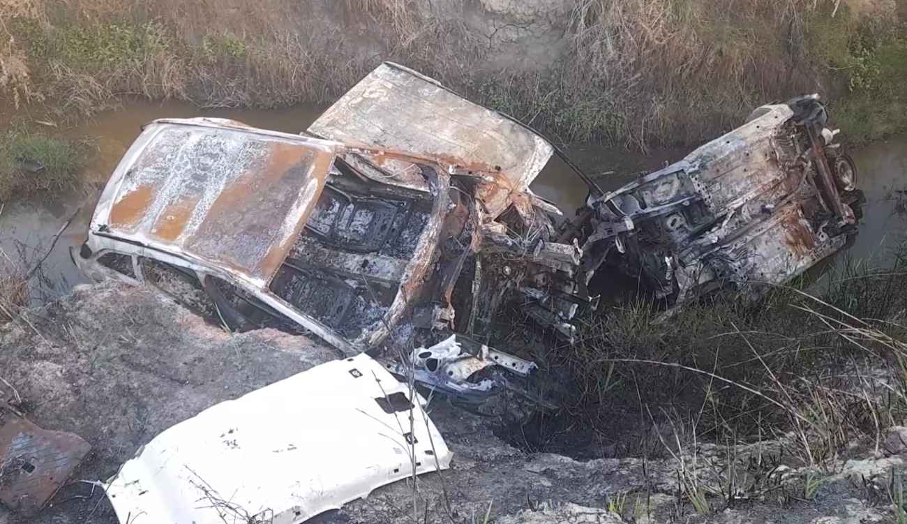 Maxi ritrovamento di auto rubate nel torrente Carapelle Maxi ritrovamento di auto rubate nel torrente Carapelle