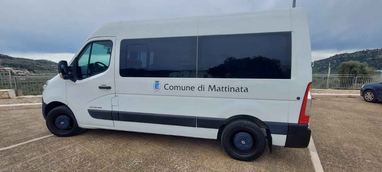 Consegnato a Mattinata un minibus attrezzato per fini sociali Consegnato a Mattinata un minibus attrezzato per fini sociali