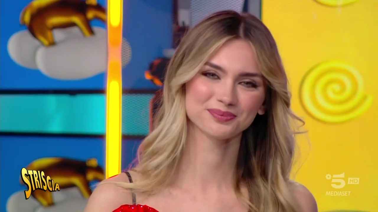 Simona Frascaria sfiora il sogno di velina di Striscia la Notizia Simona Frascaria sfiora il sogno di velina di Striscia la Notizia