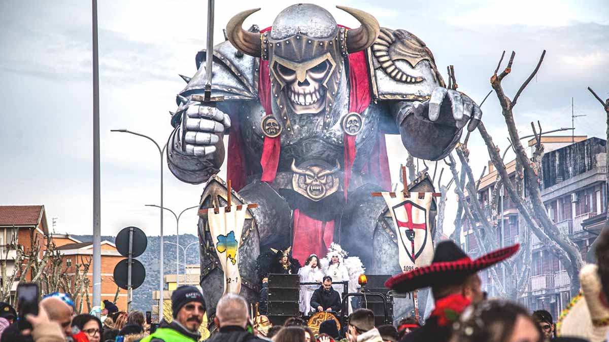 Il Carnevale Storico di Apricena: Un Viaggio tra Tradizione e Innovazione Il Carnevale Storico di Apricena: Un Viaggio tra Tradizione e Innovazione