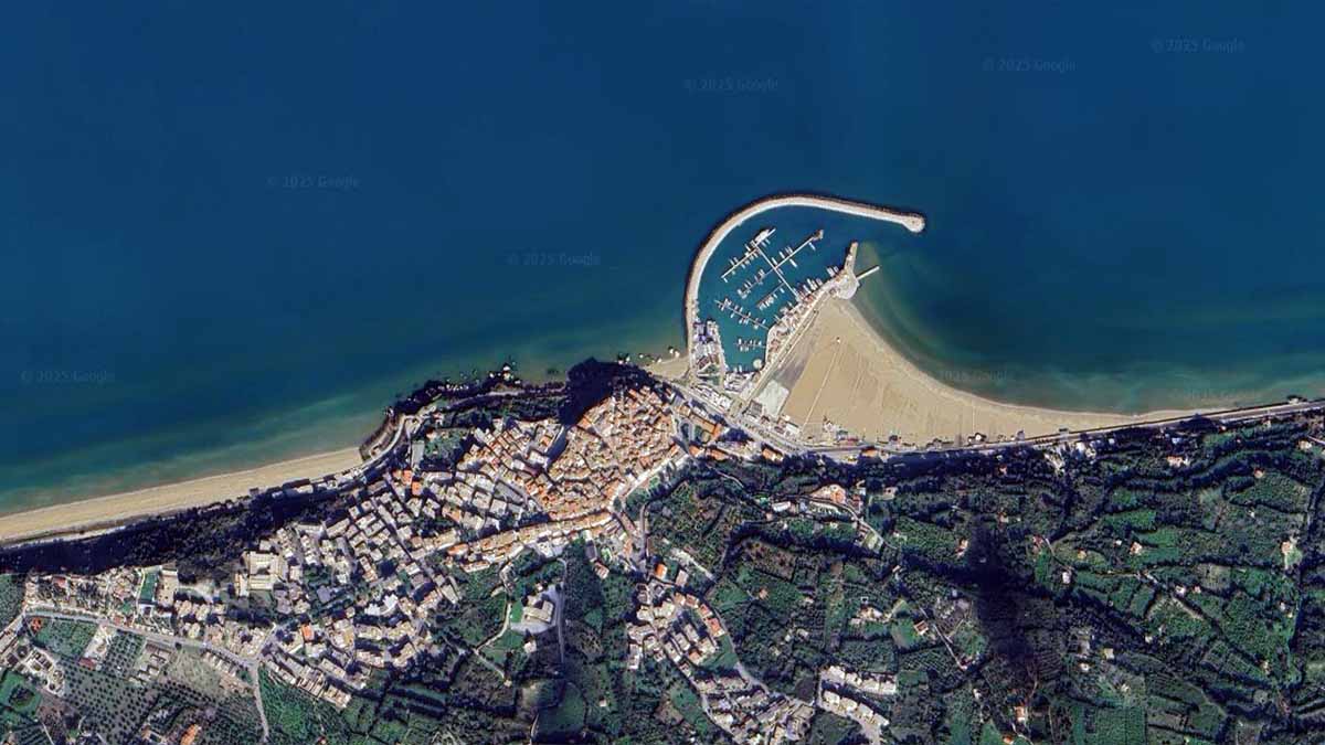 Rodi Garganico ottiene 4,5 milioni per difendere la costa: via libera al progetto sul Porto Turistico Rodi Garganico ottiene 4,5 milioni per difendere la costa: via libera al progetto sul Porto Turistico