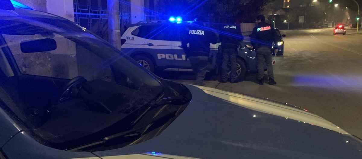 Apricena, sventata truffa ai danni di un’anziana: ladri arrestati in flagranza Apricena, sventata truffa ai danni di un’anziana: ladri arrestati in flagranza