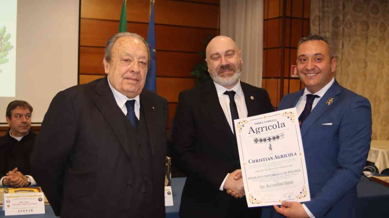 Un Cavaliere nell’Era Digitale: Massimiliano Raponi tra innovazione e diplomazia Un Cavaliere nell’Era Digitale: Massimiliano Raponi tra innovazione e diplomazia