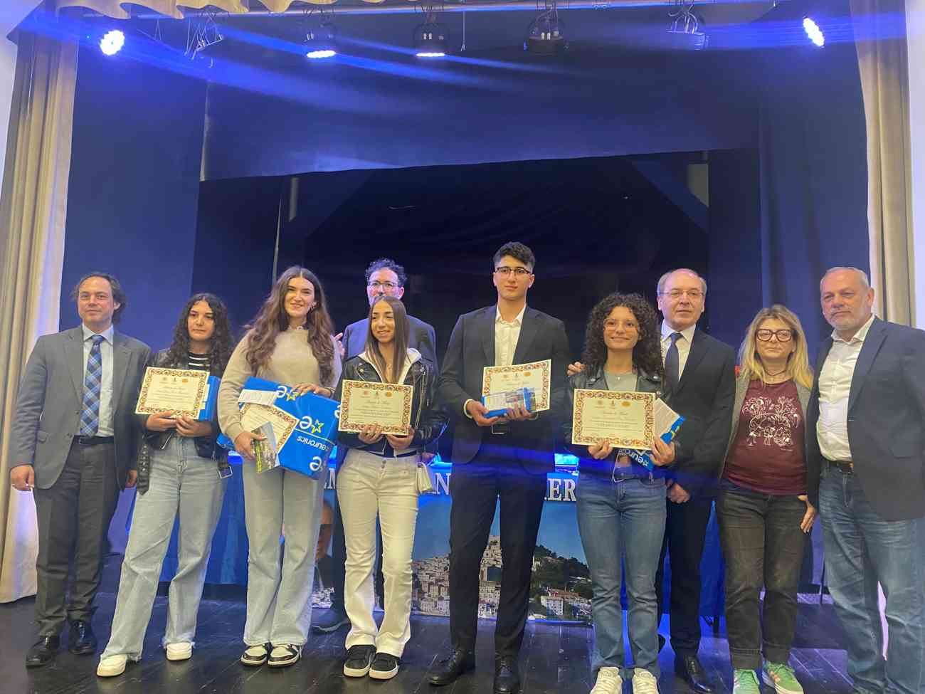 Il Premio Stefano Cavaliere ai ragazzi delle scuole Il Premio Stefano Cavaliere ai ragazzi delle scuole