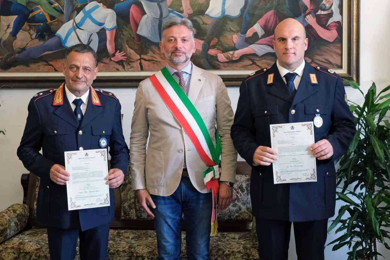 San Nicandro Garganico, encomi del Sindaco al personale delle Forze dell’Ordine San Nicandro Garganico, encomi del Sindaco al personale delle Forze dell’Ordine