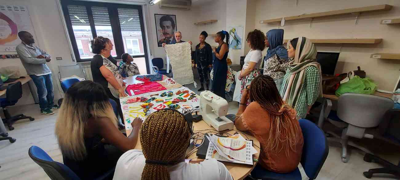 Foggia, “Storie, Arte, Intrecci”. I migranti si raccontano per la “Giornata del Rifugiato” Foggia, “Storie, Arte, Intrecci”. I migranti si raccontano per la “Giornata del Rifugiato”
