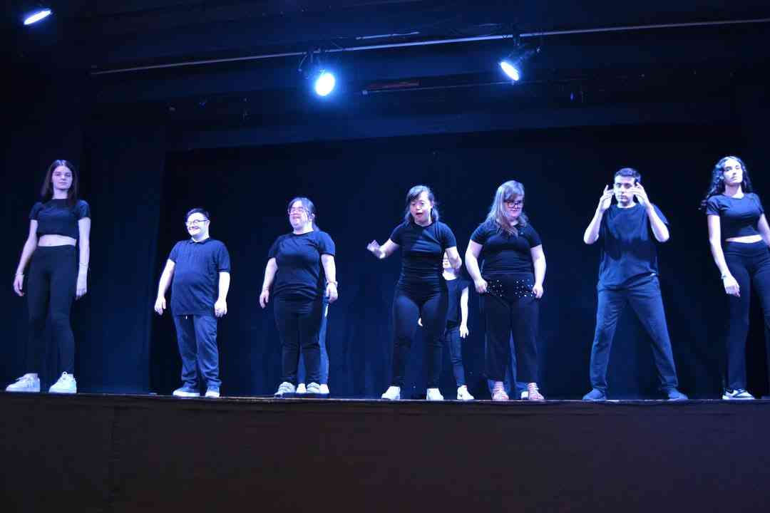 Al Teatro Regio di Capitanata è andato in scena Down The Wall Sketch Al Teatro Regio di Capitanata è andato in scena Down The Wall Sketch