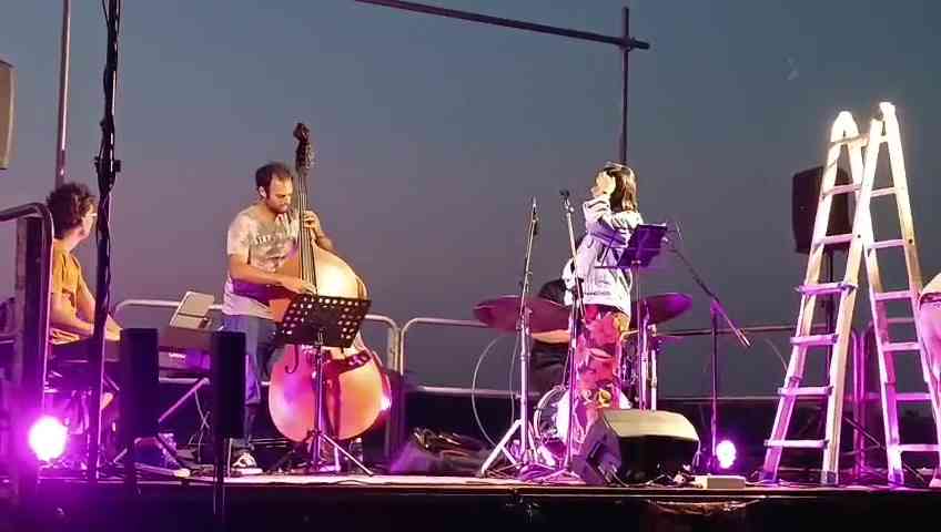 Il Jazz incanta Apricena: un successo la prima serata di “Jazz Young Musicians” Il Jazz incanta Apricena: un successo la prima serata di “Jazz Young Musicians”