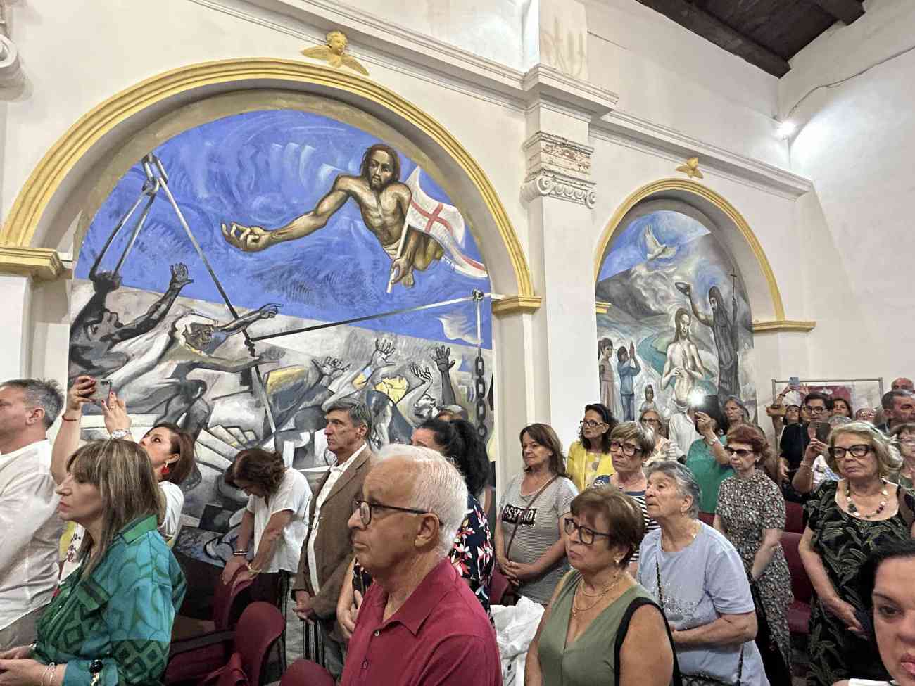 Rocchetta, anche Decaro ad ammirare i dipinti del popolo e la chiesa recuperata Rocchetta, anche Decaro ad ammirare i dipinti del popolo e la chiesa recuperata