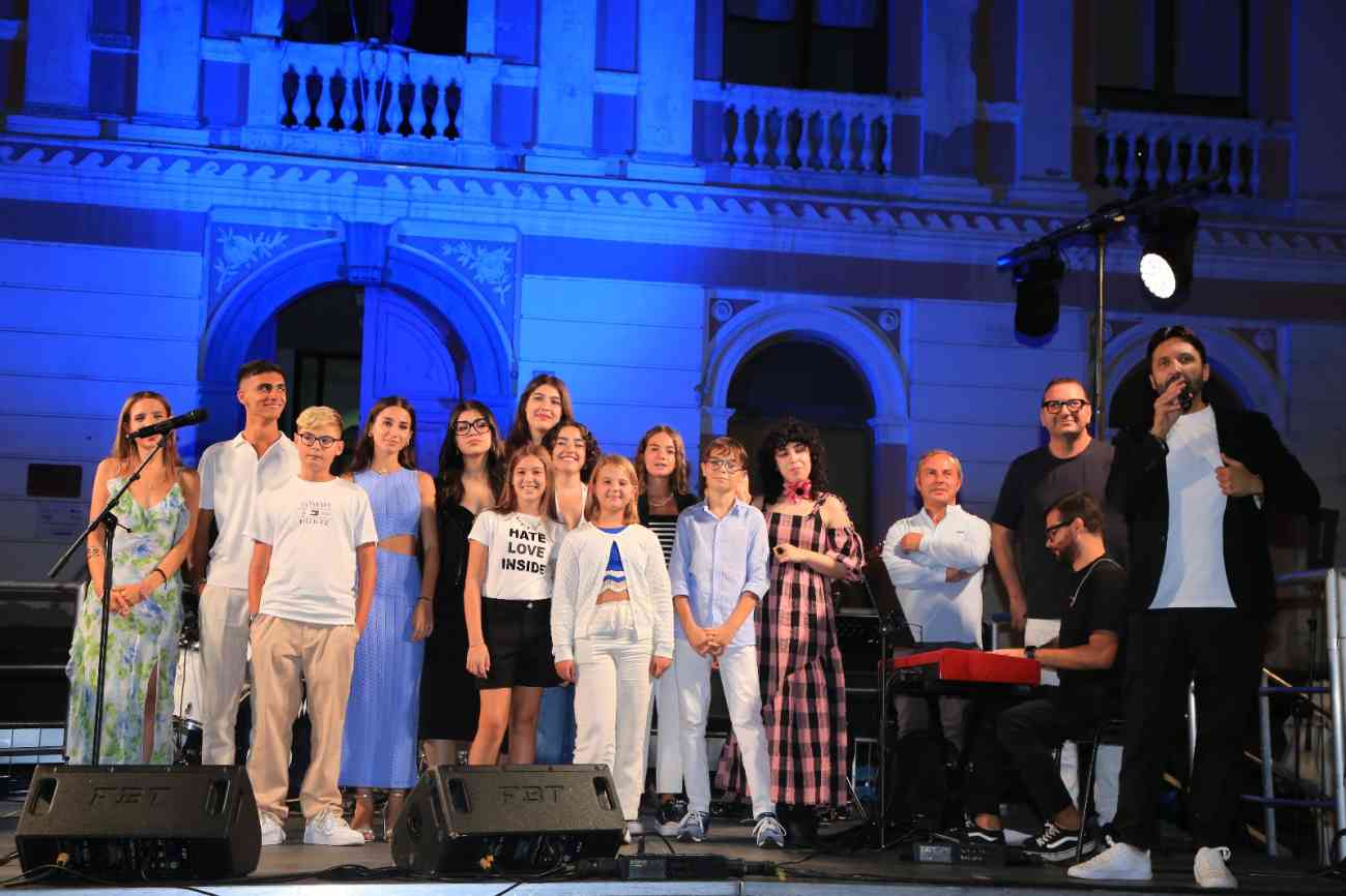 Musica e nuove voci: successo per il concerto nel centro storico di Foggia Musica e nuove voci: successo per il concerto nel centro storico di Foggia
