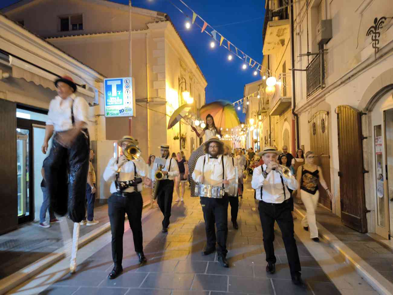 A Candela con Stritt Street si registra il pieno di visitatori A Candela con Stritt Street si registra il pieno di visitatori