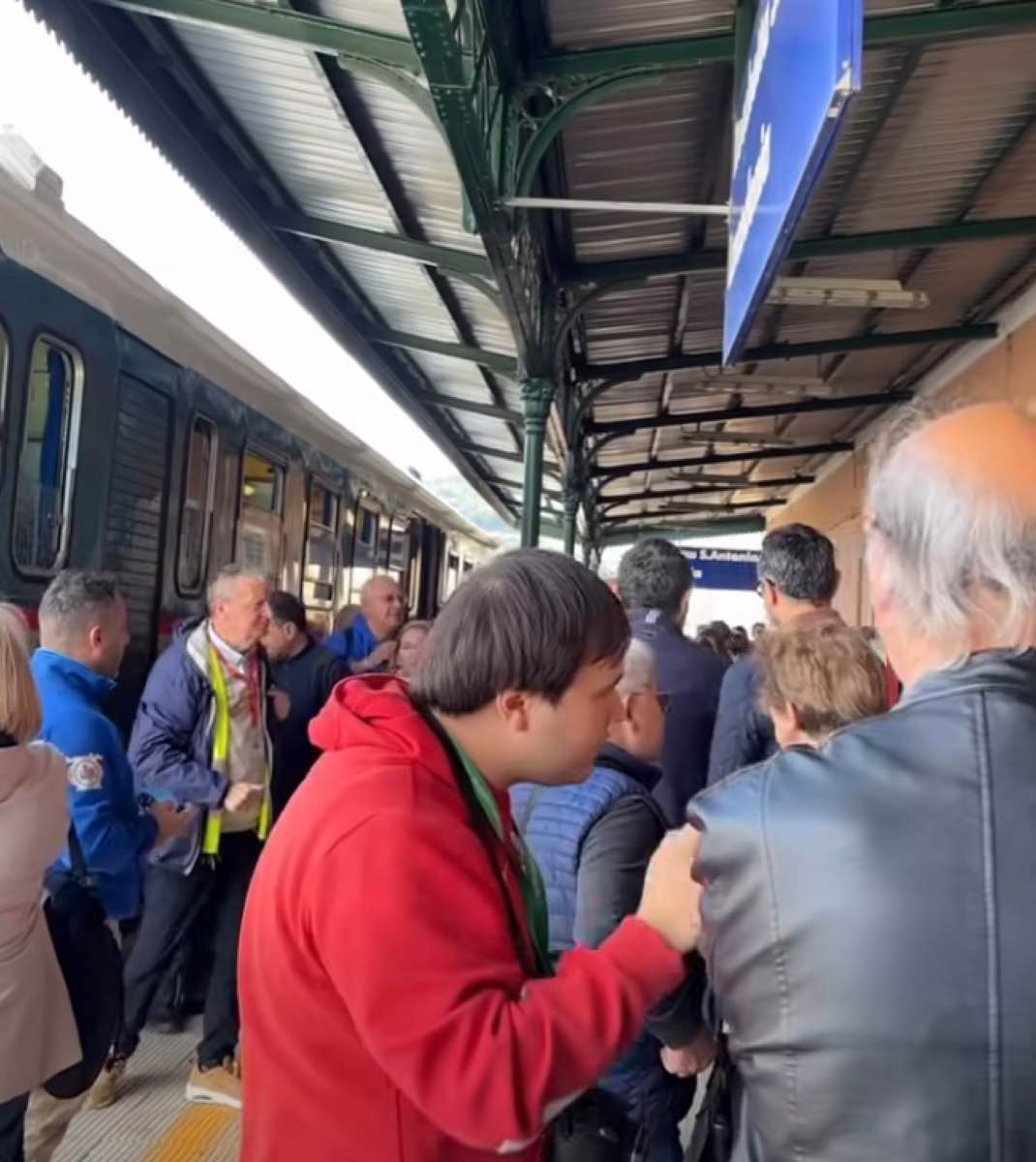 Ferrovia Avellino-Rocchetta Sant’Antonio: una storia lunga 130 anni Ferrovia Avellino-Rocchetta Sant’Antonio: una storia lunga 130 anni