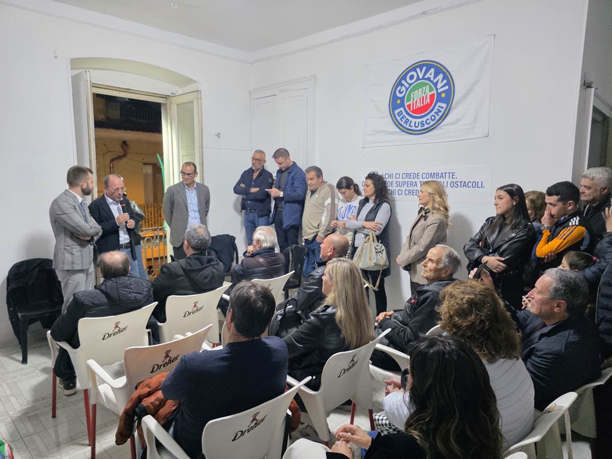 Dell’Erba inaugura la sede a San Marco, Potenza rilancia: “Scippati della sanità, basta silenzi” Dell’Erba inaugura la sede a San Marco, Potenza rilancia: “Scippati della sanità, basta silenzi”
