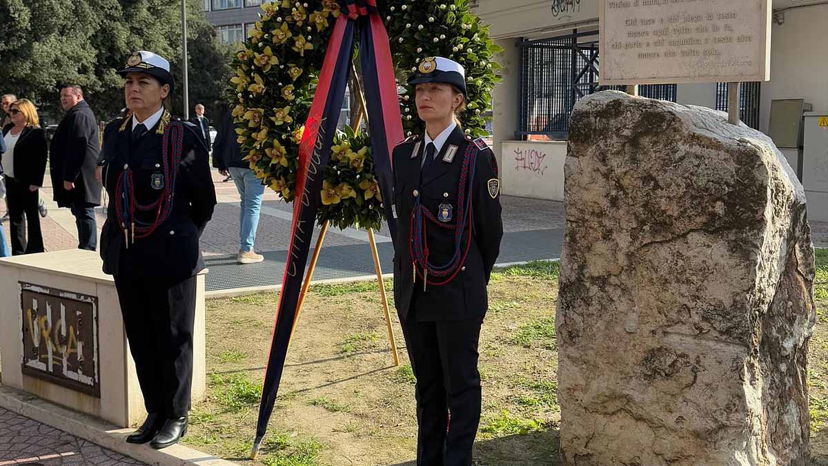 Foggia, proposta per spostare la stele dedicata a Giovanni Panunzio Foggia, proposta per spostare la stele dedicata a Giovanni Panunzio