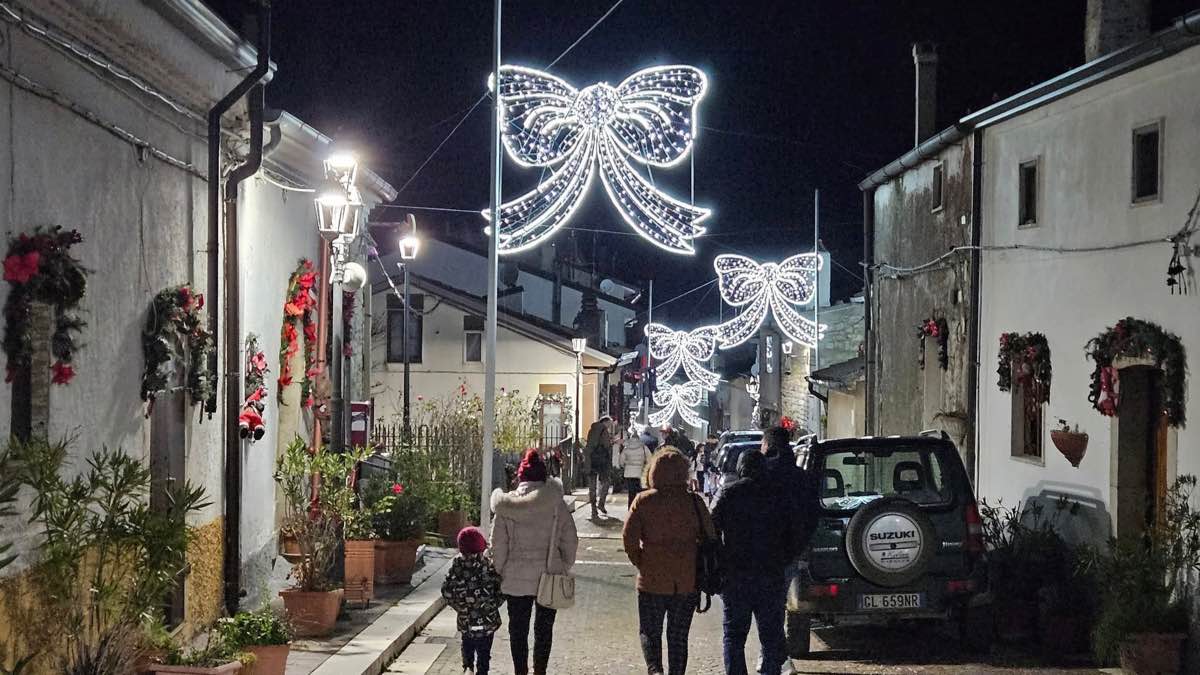 Il Natale casa per casa di Celle di San Vito: dal Comune doni a bambini e anziani Il Natale casa per casa di Celle di San Vito: dal Comune doni a bambini e anziani