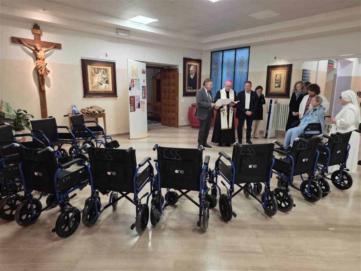 Donate nuove sedie a rotelle per i pazienti di Casa Sollievo Donate nuove sedie a rotelle per i pazienti di Casa Sollievo