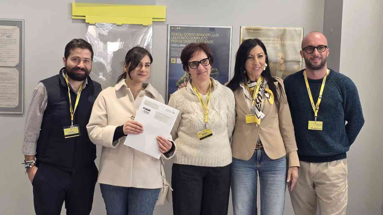 Passaporti alle Poste: la rivoluzione del progetto Polis parte da Apricena Passaporti alle Poste: la rivoluzione del progetto Polis parte da Apricena