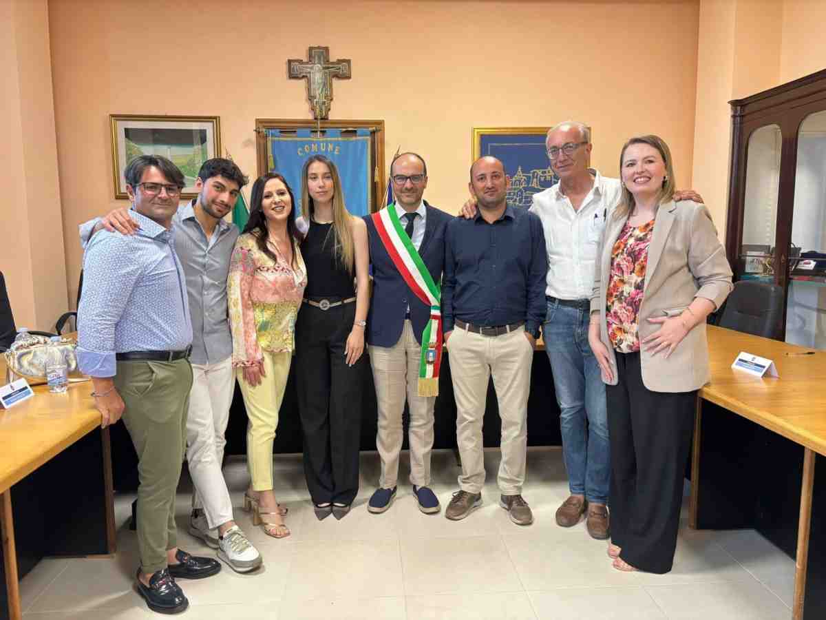 Castelluccio dei Sauri, i primi 7 mesi dell’era Azzone: “Abbiamo messo ordine e acceso una macchina che ora viaggia spedita” Castelluccio dei Sauri, i primi 7 mesi dell’era Azzone: “Abbiamo messo ordine e acceso una macchina che ora viaggia spedita”