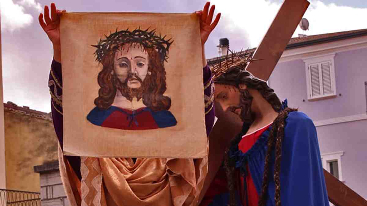 Roseto Valfortore rivive la Passione: il 3 aprile la storica Processione del Venerdì Santo Roseto Valfortore rivive la Passione: il 3 aprile la storica Processione del Venerdì Santo