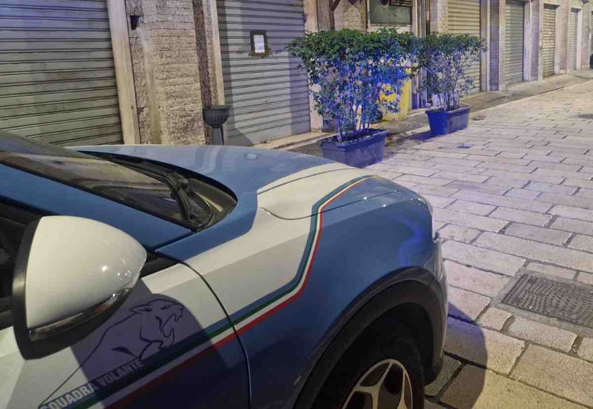 Foggia, circolo frequentato da pregiudicati: sospesa la licenza per 15 giorni Foggia, circolo frequentato da pregiudicati: sospesa la licenza per 15 giorni