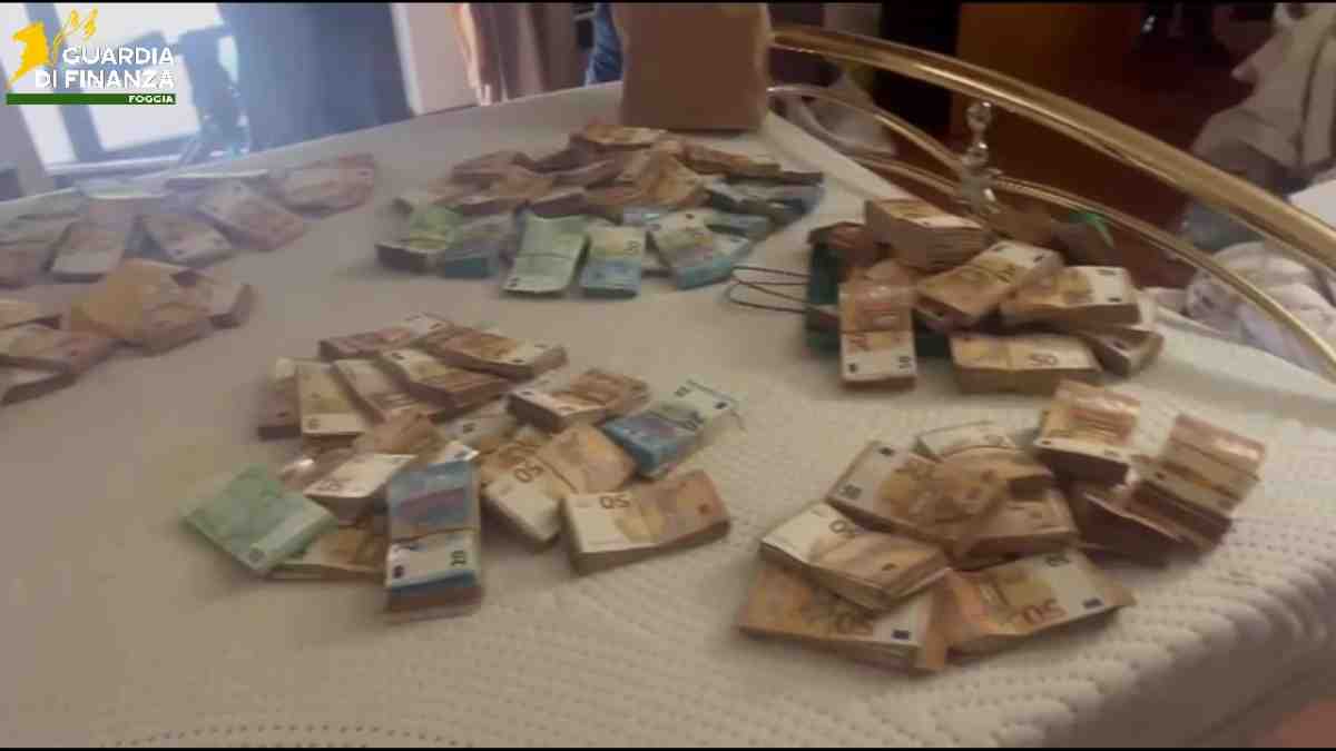 Frode e truffa negli appalti: perquisizioni della Finanza nel foggiano Frode e truffa negli appalti: perquisizioni della Finanza nel foggiano