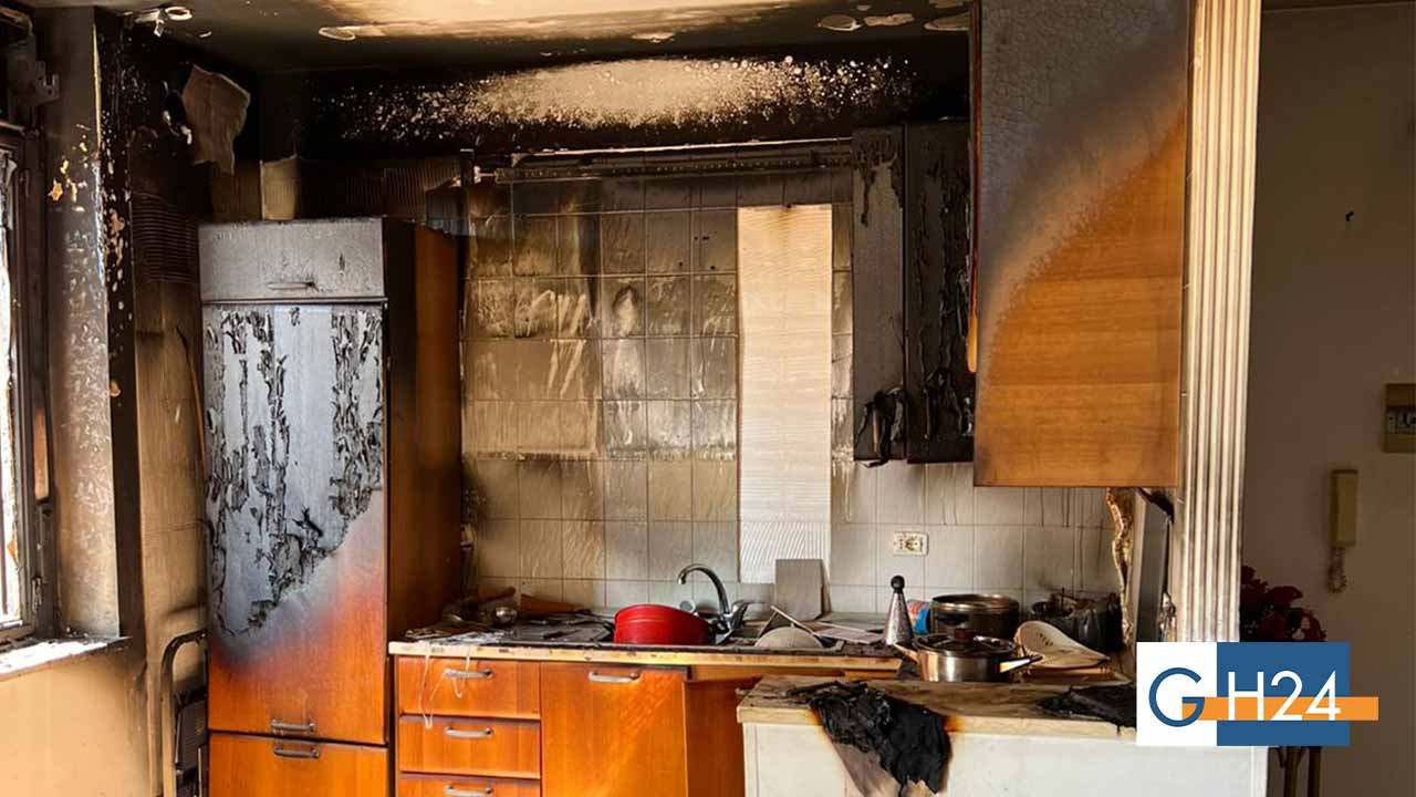 Apricena, esplosione in casa per fuga di gas: salvi due anziani Apricena, esplosione in casa per fuga di gas: salvi due anziani