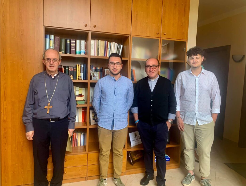 Tarant Folk e Padre Moscone
