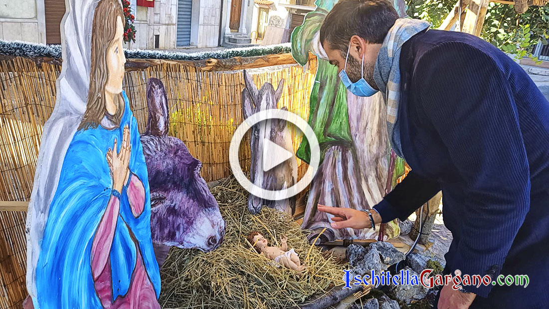 L’A.G.A.P.E. rinnova il presepe in piazza ad Ischitella. La deposizione e benedizione del Bambinello Presepe A.G.A.P.E.