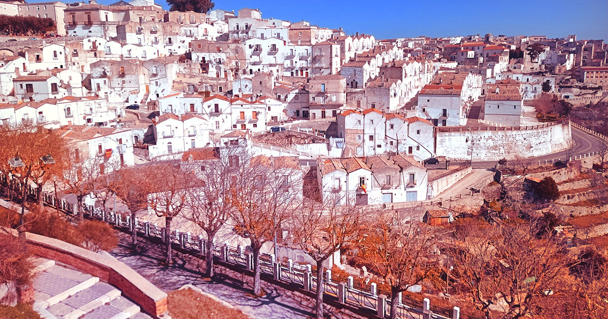 Camminata in rosa a Monte Sant’Angelo, per la prevenzione del tumore al seno Camminata in rosa a Monte Sant’Angelo, per la prevenzione del tumore al seno