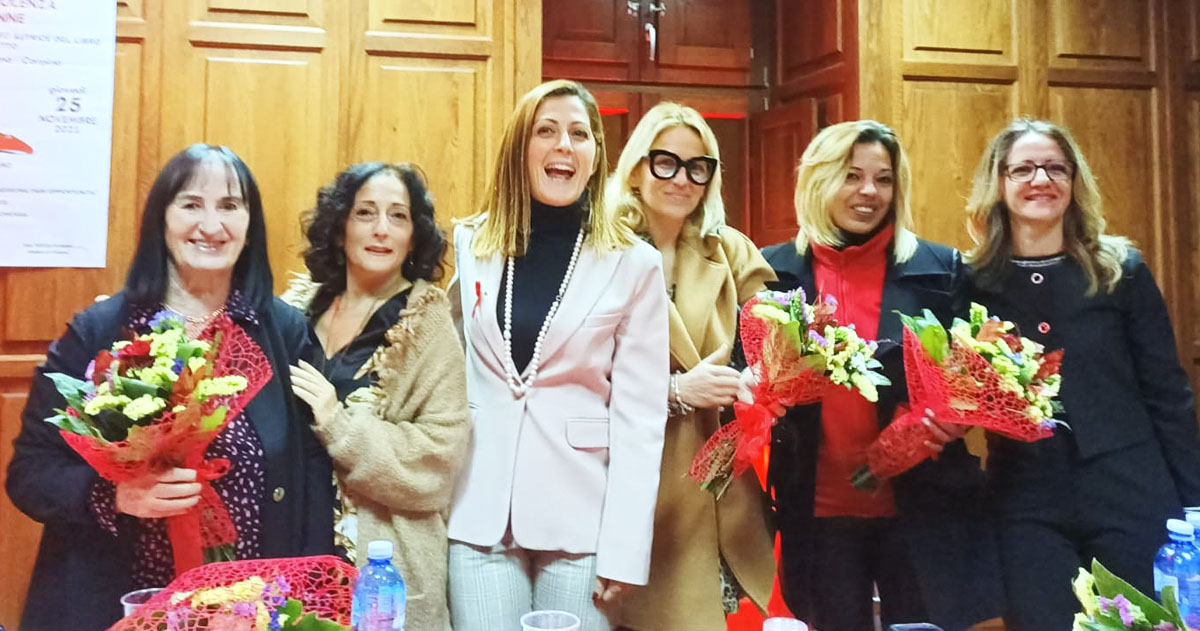 Violenza sulle Donne, a Carpino un incontro con la poetessa Rosanna Santoro Violenza sulle Donne, a Carpino un incontro con la poetessa Rosanna Santoro