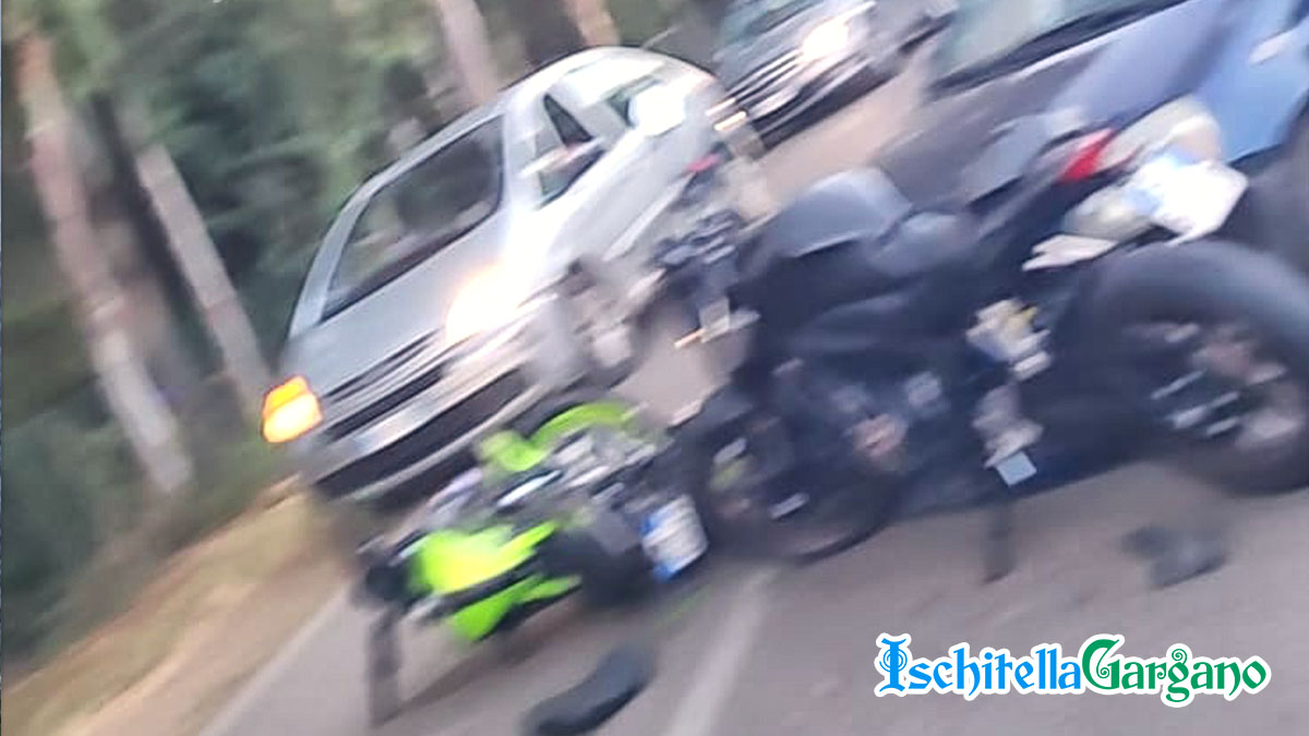 Incidente ad Isola Varano: scontro tra auto e due moto Incidente ad Isola Varano: scontro tra auto e due moto