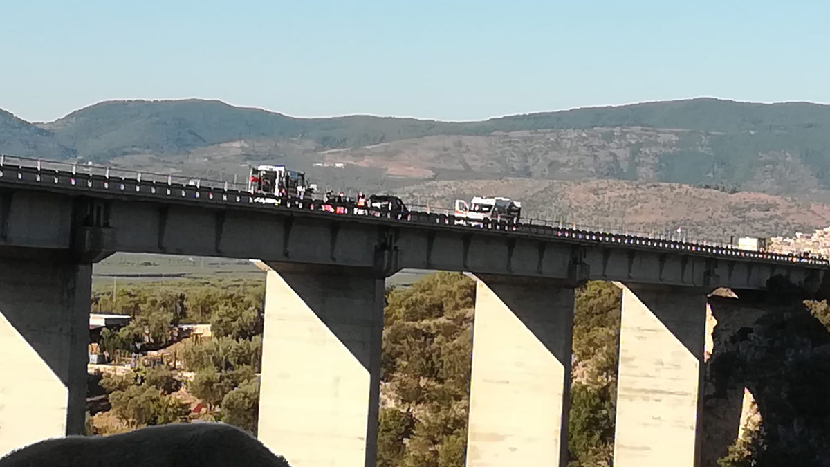 Incidente frontale sul viadotto di Cagnano Varano Incidente frontale sul viadotto di Cagnano Varano