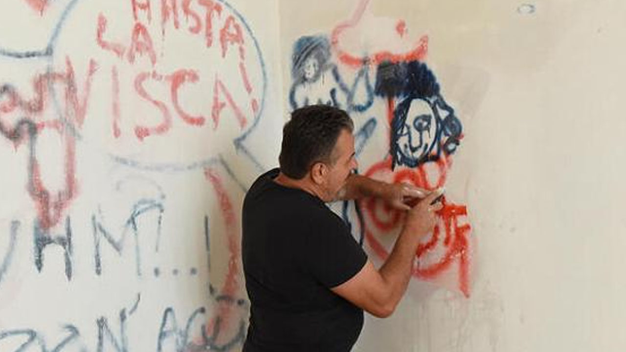 Eccezionale scoperta a San Menaio: spunta un murale di Andrea Pazienza di 50 anni fa Eccezionale scoperta a San Menaio: spunta un murale di Andrea Pazienza di 50 anni fa