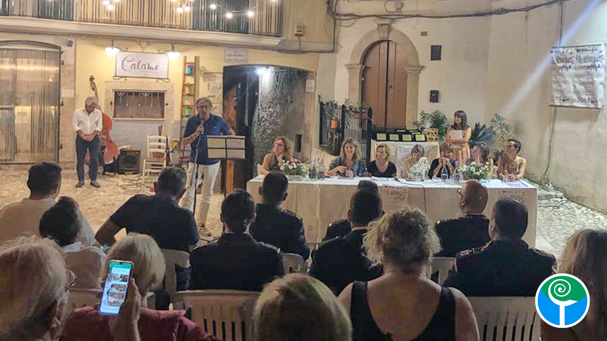 Concluso il Premio Letterario “IL ROVO”: ecco i vincitori Concluso il Premio Letterario “IL ROVO”: ecco i vincitori