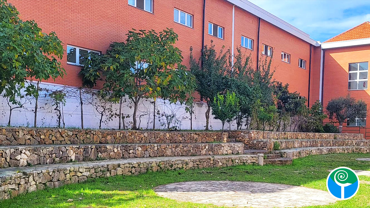 “Facciamo bella la nostra scuola”: il restyling del liceo di Vico del Gargano “Facciamo bella la nostra scuola”: il restyling del liceo di Vico del Gargano