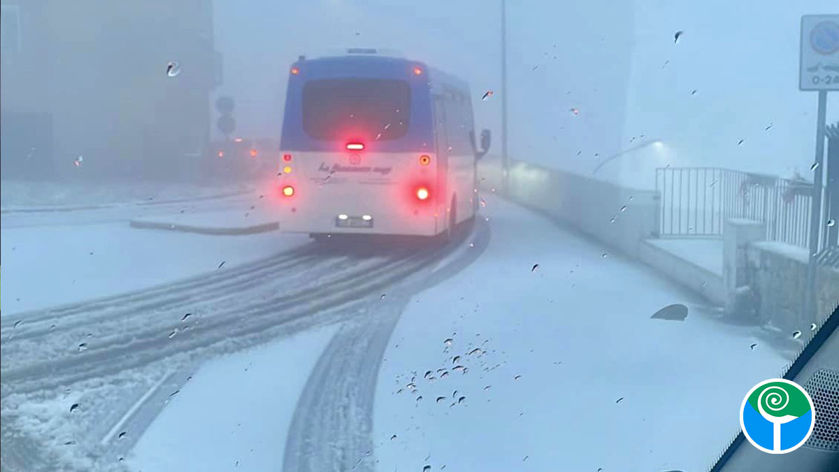 Neve sul Gargano, situazione a Monte Sant’Angelo: strade transitabili Neve sul Gargano, situazione a Monte Sant’Angelo: strade transitabili