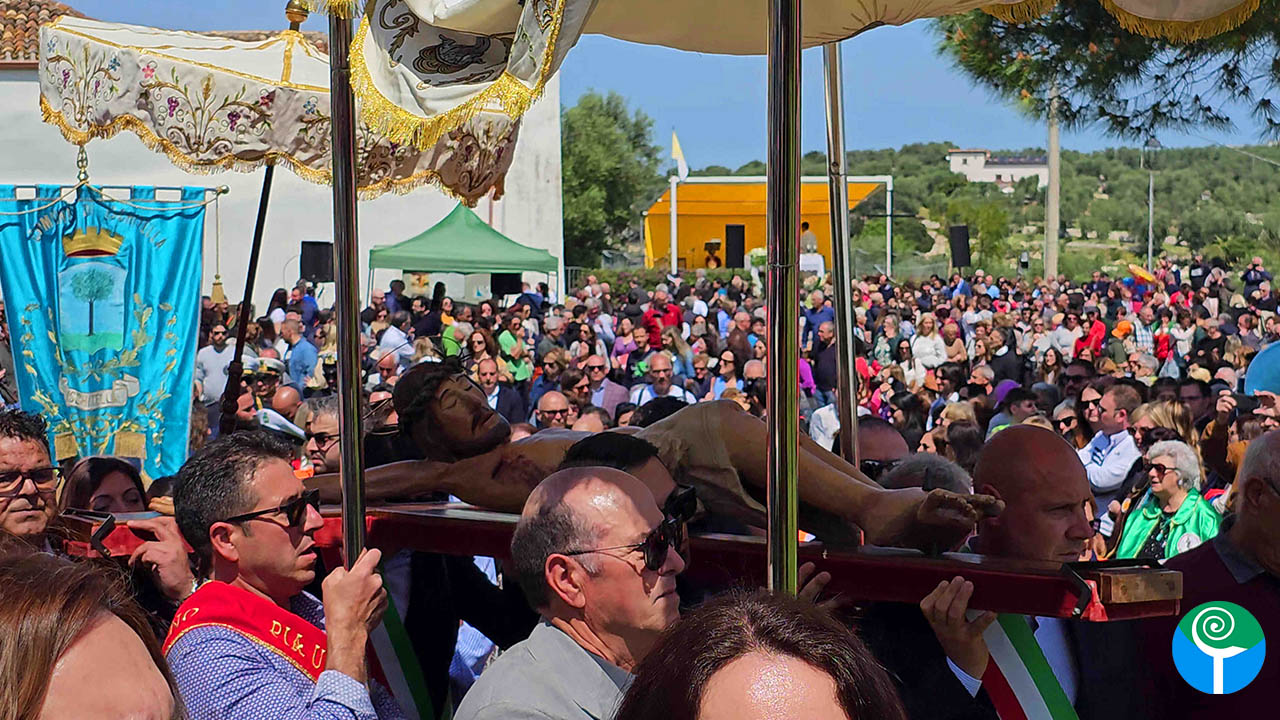 Celebrata la festa del SS. Crocifisso di Varano, il miracolo che attrae fedeli da tutto il mondo Celebrata la festa del SS. Crocifisso di Varano, il miracolo che attrae fedeli da tutto il mondo