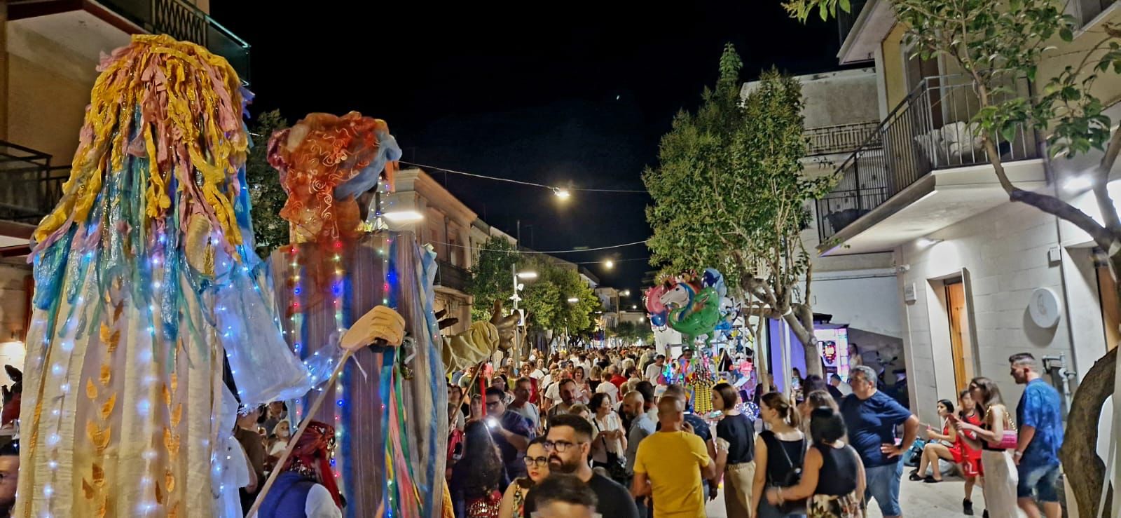 Apricena, in migliaia per la Notte Bianca: grande successo per l’edizione 2023 Apricena, in migliaia per la Notte Bianca: grande successo per l’edizione 2023
