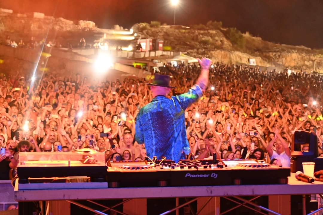 Suonincava Apricena, tutti pazzi per Jimmy Sax Suonincava Apricena, tutti pazzi per Jimmy Sax