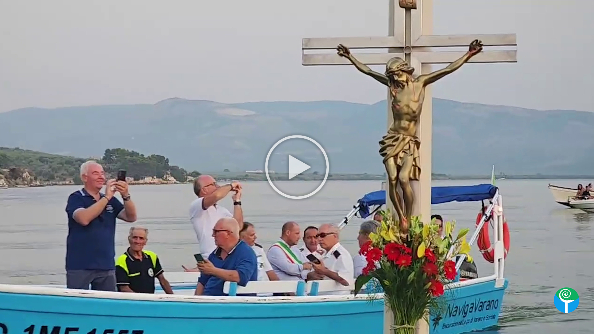 Cuore, Fede e Tradizione: la Festa del Crocifisso del Lago di Varano Cuore, Fede e Tradizione: la Festa del Crocifisso del Lago di Varano
