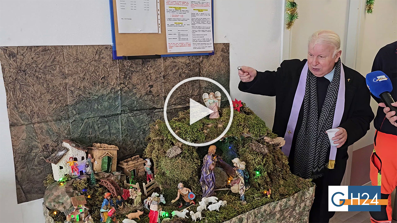 Un tocco di magia natalizia all’ASL di Ischitella: il presepe degli operatori del 118 Un tocco di magia natalizia all’ASL di Ischitella: il presepe degli operatori del 118