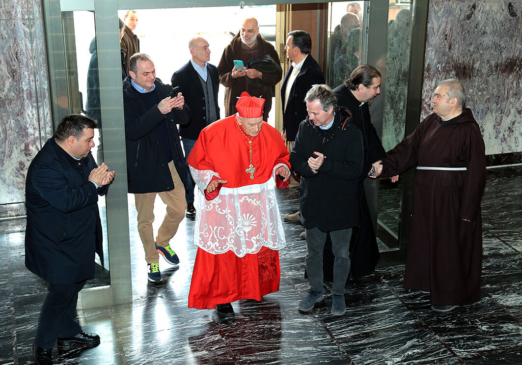 Il cardinal Ernest Simoni visita Casa Sollievo della Sofferenza Il cardinal Ernest Simoni visita Casa Sollievo della Sofferenza